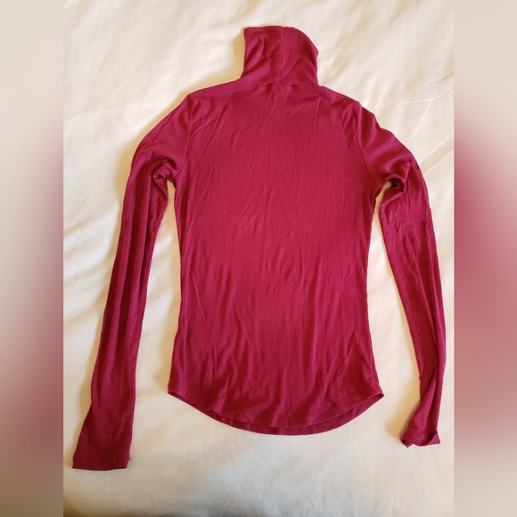 Aritzia Talula Fuchsia Ribbed Turtleneck - Picture 8 of 11
